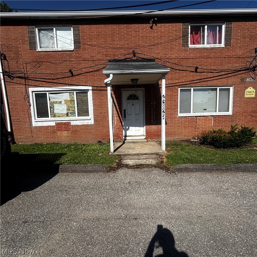 23823 Banbury Circle Warrensville Heights OH 44128
