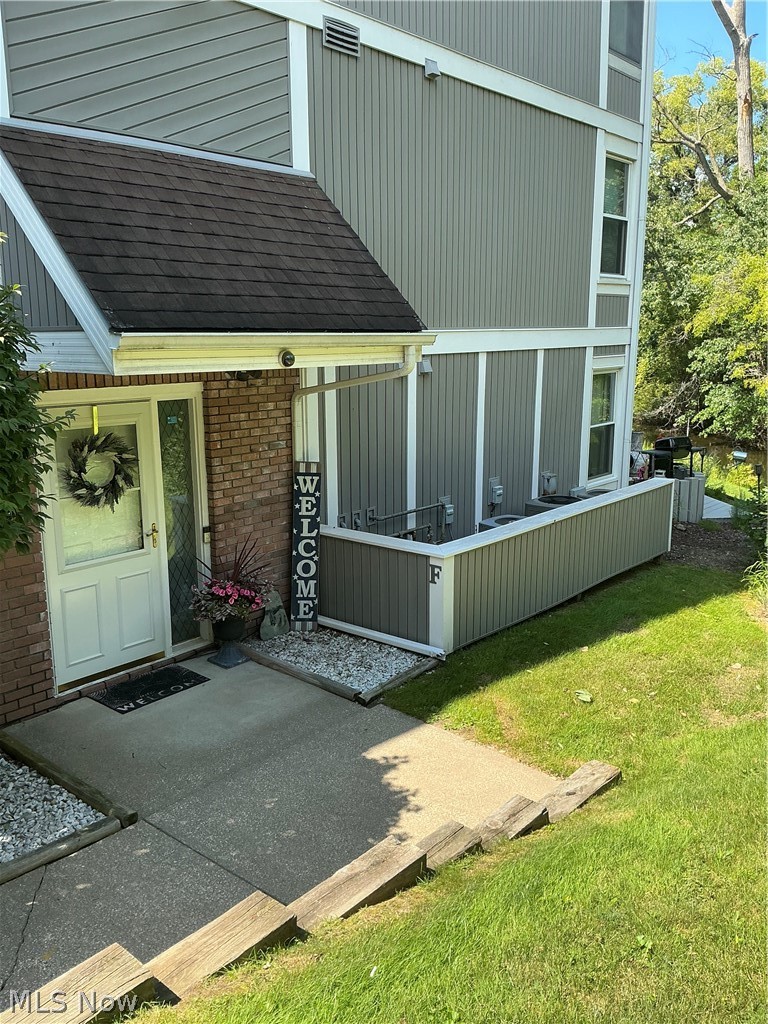 231 Portage Lakes Drive Coventry OH 44319
