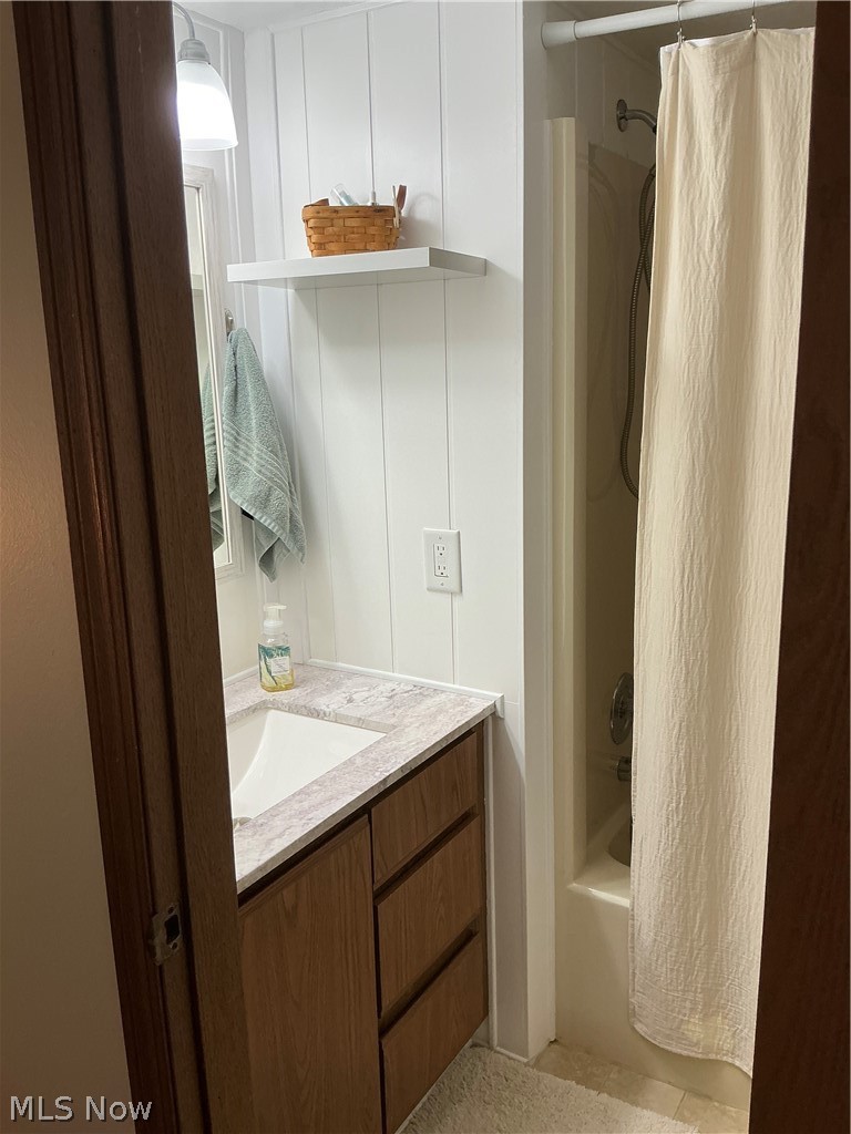 231 Portage Lakes Drive Coventry OH 44319