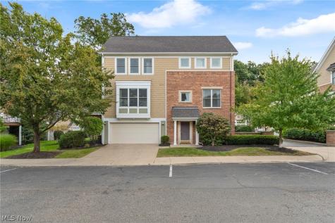 1499 Huntington Lane Cleveland Heights OH 44118