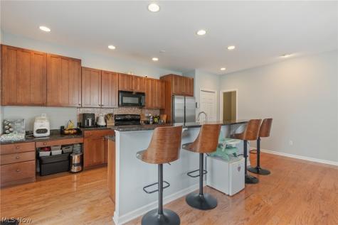 1499 Huntington Lane Cleveland Heights OH 44118
