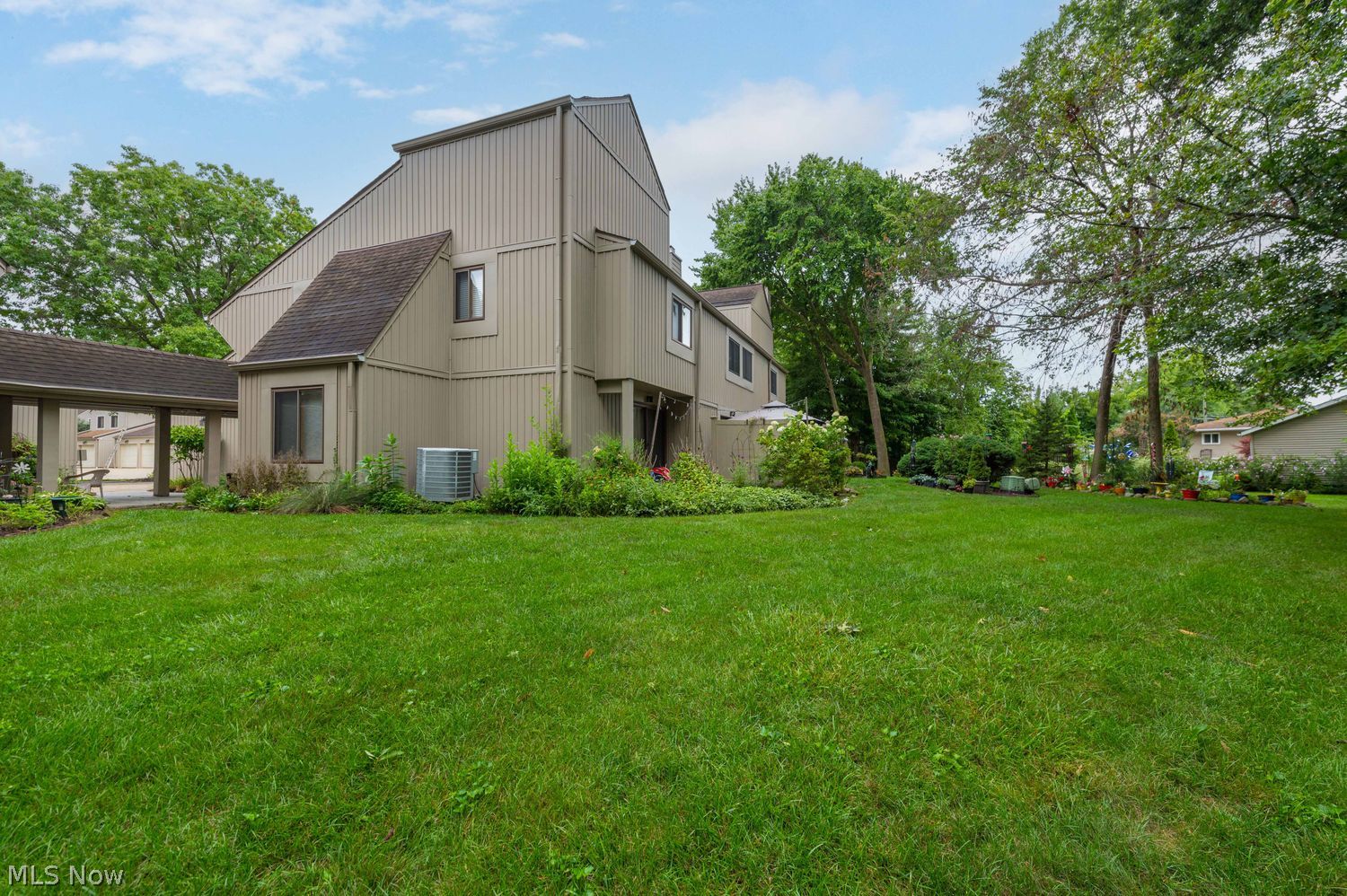 12 Landings Way Avon Lake OH 44012
