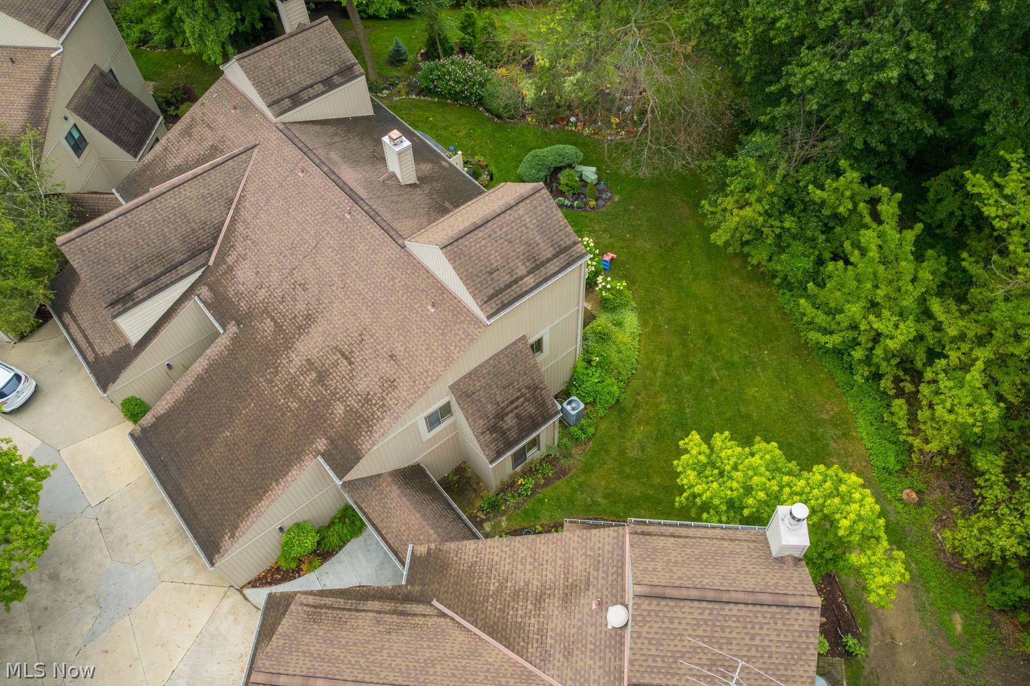 12 Landings Way Avon Lake OH 44012