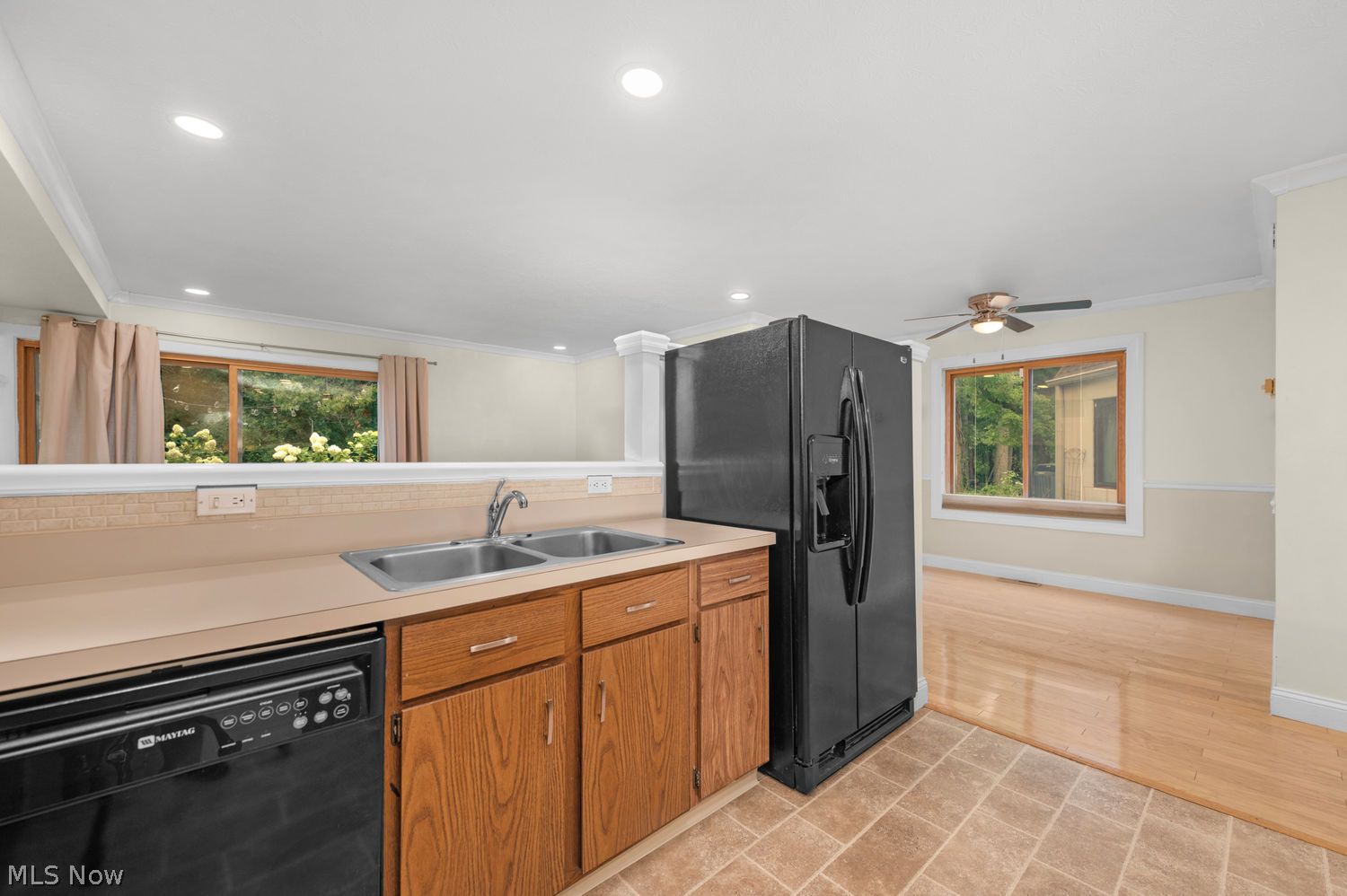 12 Landings Way Avon Lake OH 44012