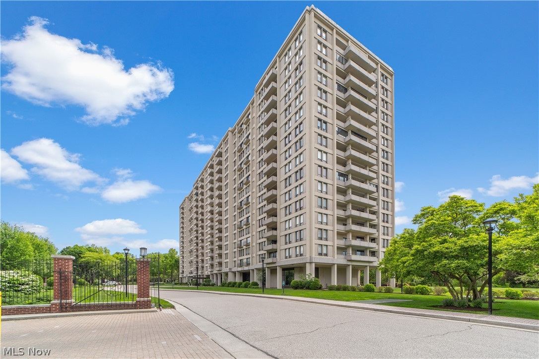 1 Bratenahl Place Bratenahl OH 44108