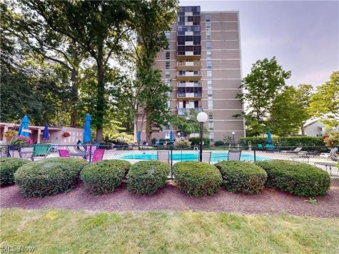 25801 Lakeshore Boulevard Euclid OH 44132