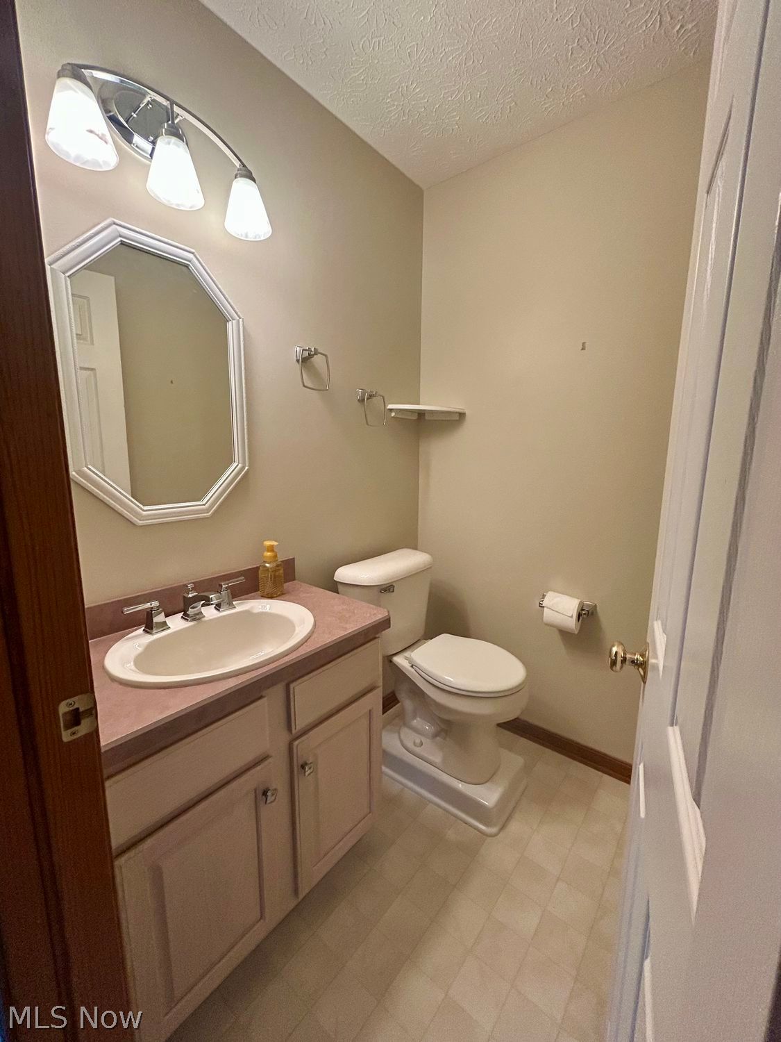 105 Stonehedge Drive Elyria OH 44035