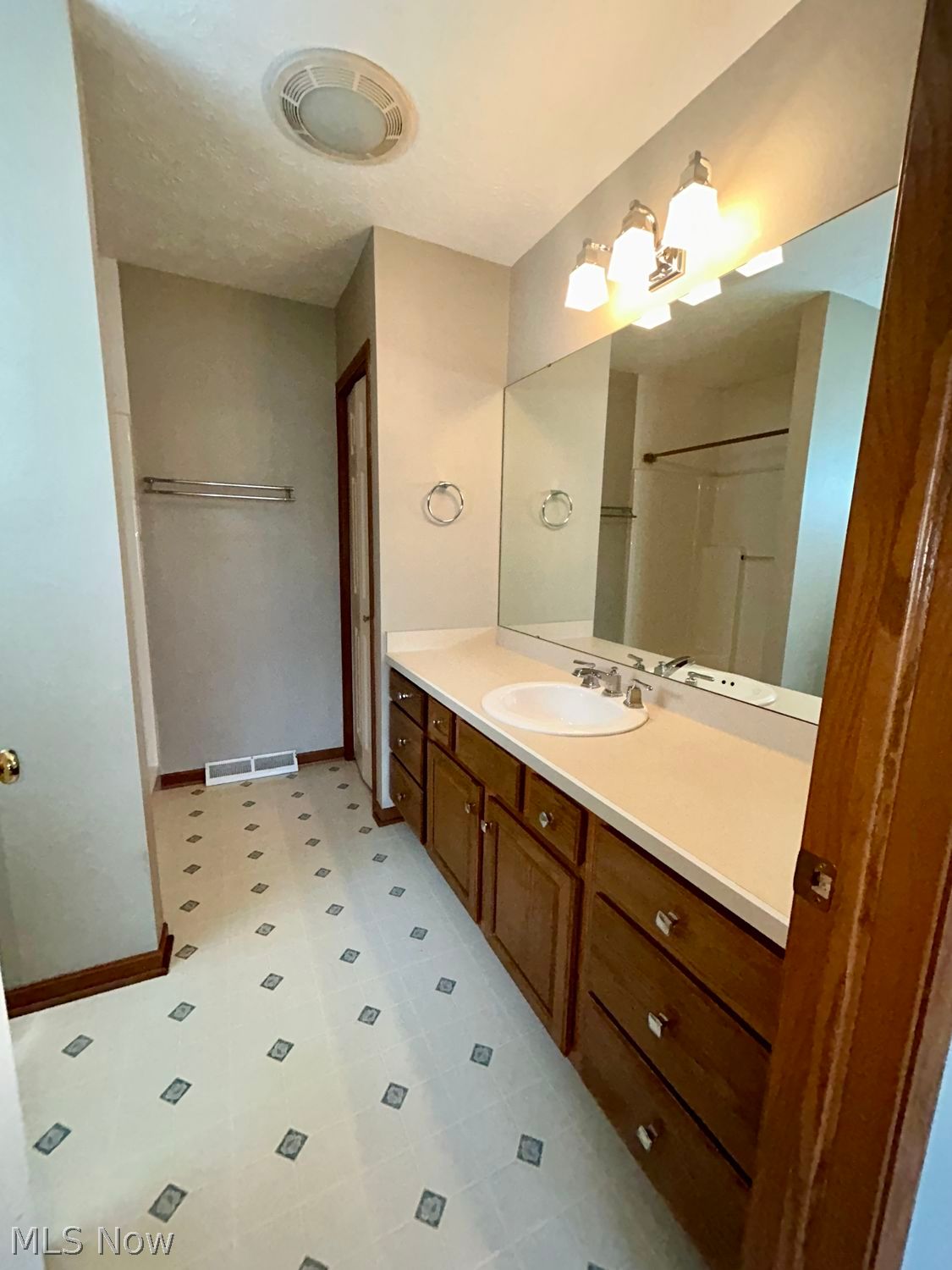 105 Stonehedge Drive Elyria OH 44035