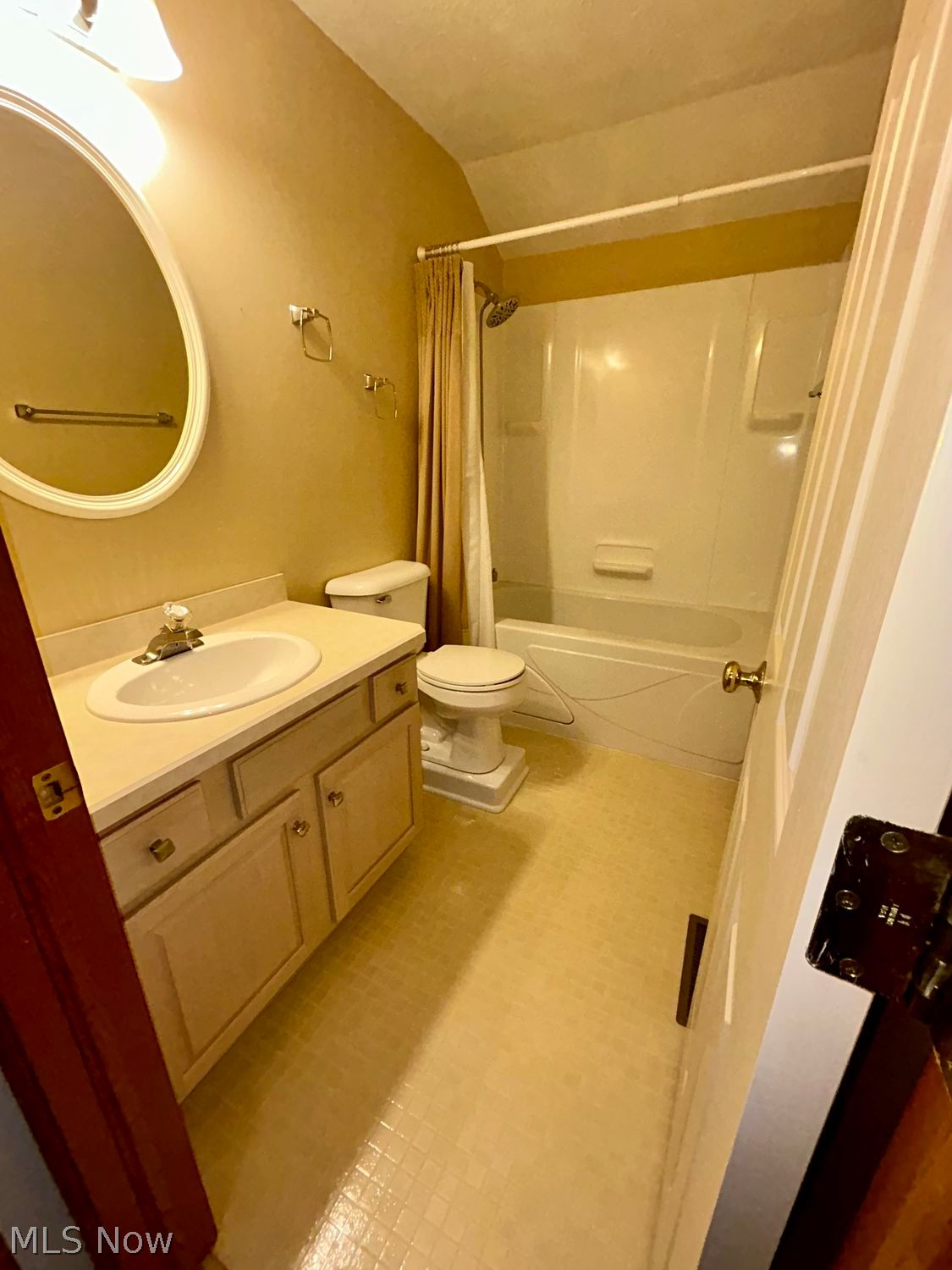 105 Stonehedge Drive Elyria OH 44035
