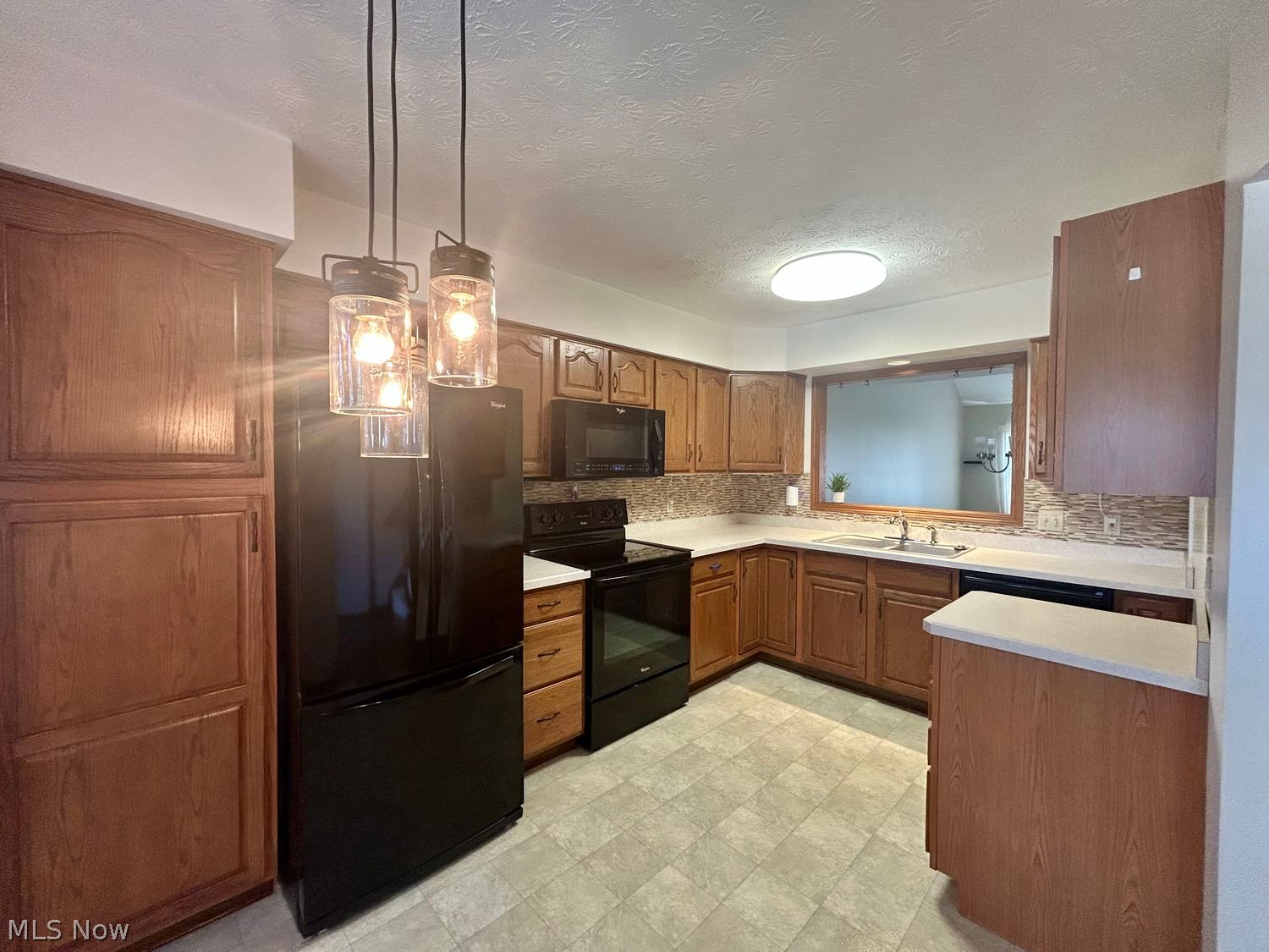 105 Stonehedge Drive Elyria OH 44035