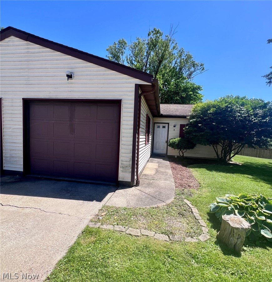 122 Royal Crest Drive Seville OH 44273