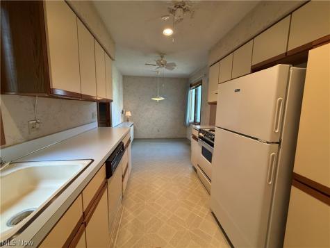 12272 Woodside Court Strongsville OH 44136
