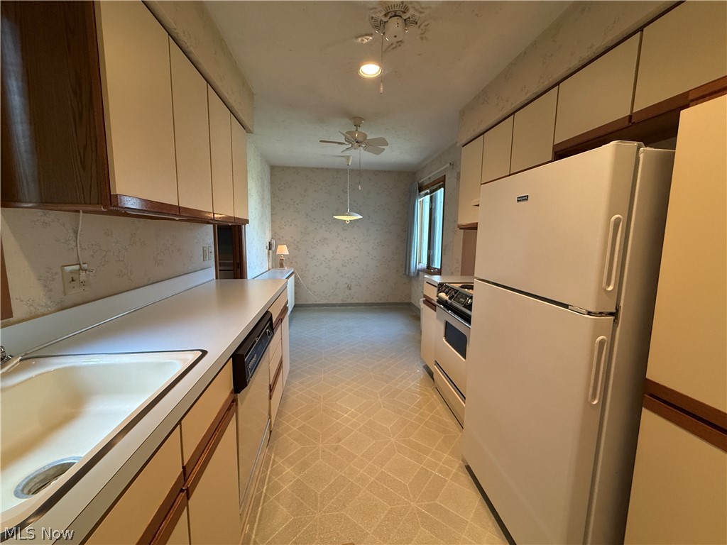 12272 Woodside Court Strongsville OH 44136