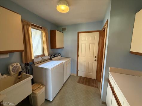 12272 Woodside Court Strongsville OH 44136