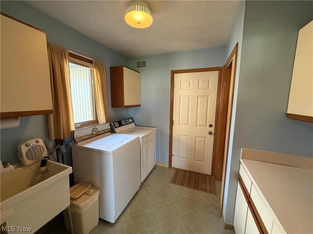 12272 Woodside Court Strongsville OH 44136