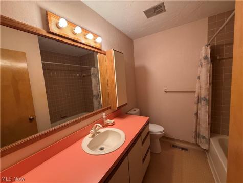 12272 Woodside Court Strongsville OH 44136