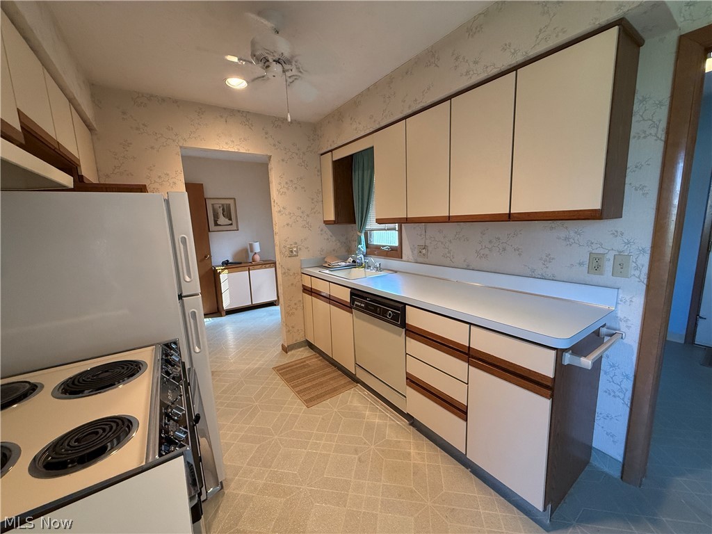 12272 Woodside Court Strongsville OH 44136