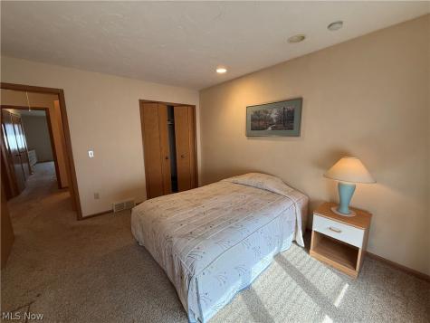 12272 Woodside Court Strongsville OH 44136