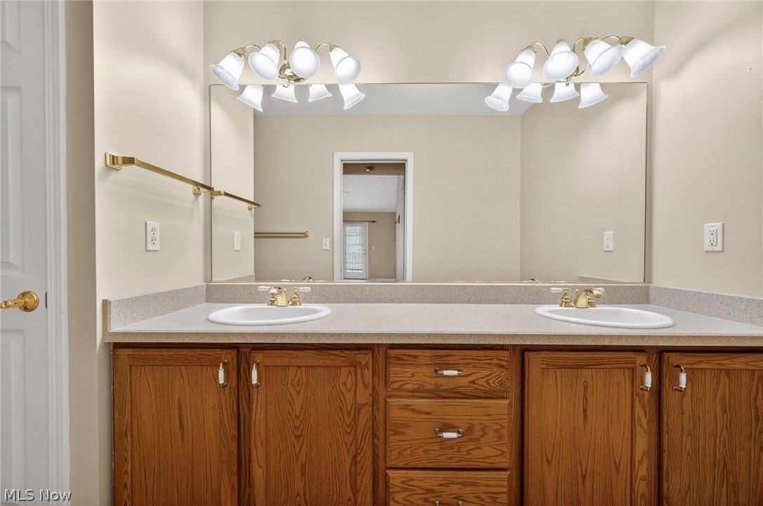 500 Glen Hollow Circle Aurora OH 44202