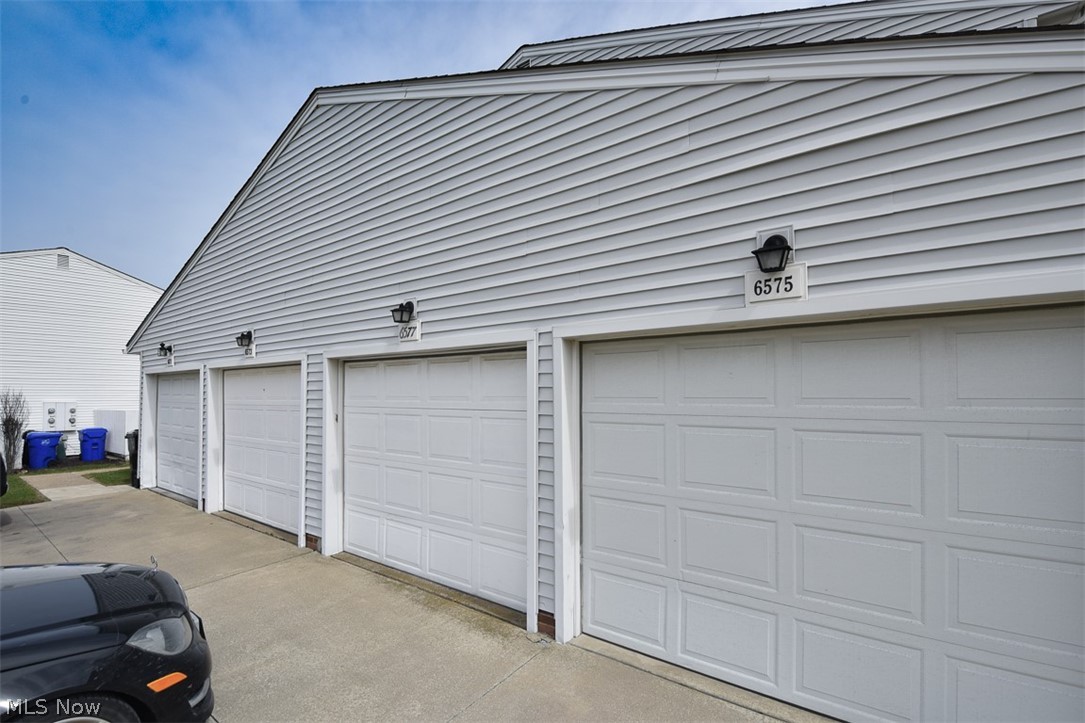 6577 Liberty Bell Drive Brook Park OH 44142