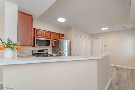 6735 Columbine Court Middleburg Heights OH 44130