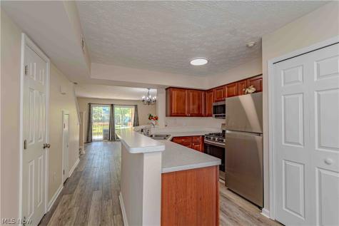 6735 Columbine Court Middleburg Heights OH 44130