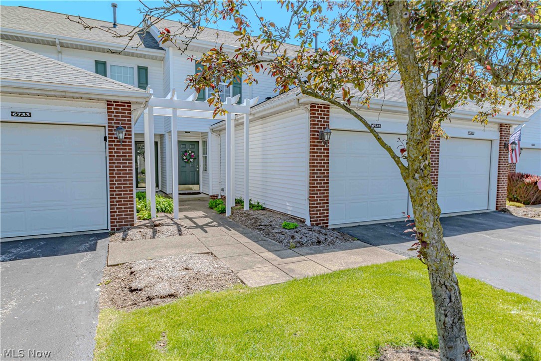6735 Columbine Court Middleburg Heights OH 44130