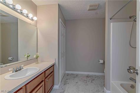6735 Columbine Court Middleburg Heights OH 44130