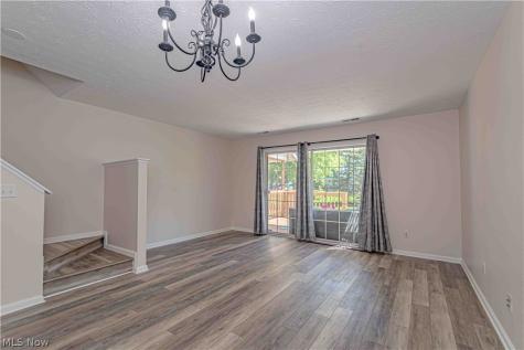6735 Columbine Court Middleburg Heights OH 44130