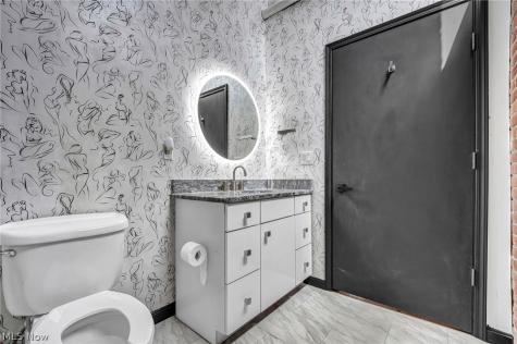635 W Lakeside Avenue Cleveland OH 44113
