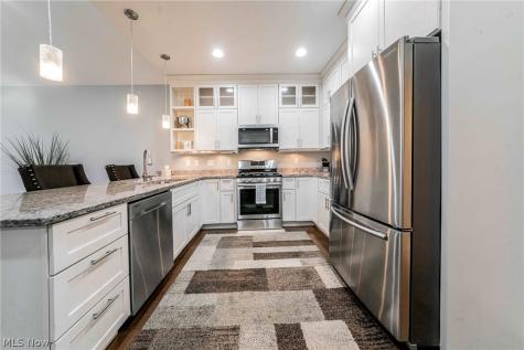 5118 Shepherds Glen Willoughby OH 44094