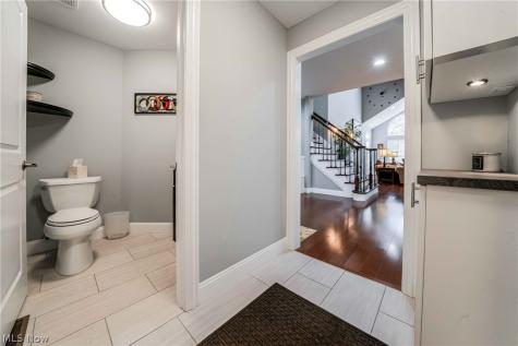 5118 Shepherds Glen Willoughby OH 44094