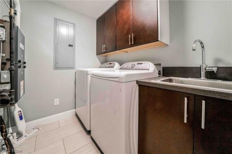 5118 Shepherds Glen Willoughby OH 44094