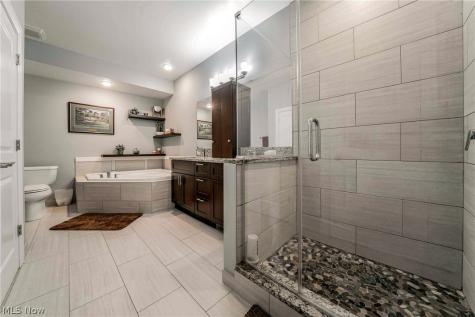 5118 Shepherds Glen Willoughby OH 44094