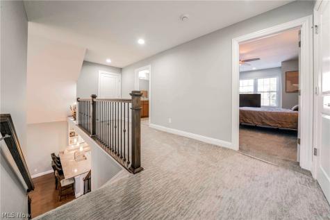 5118 Shepherds Glen Willoughby OH 44094