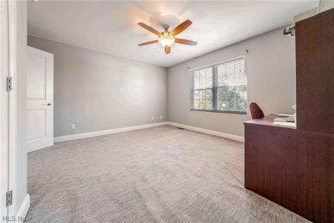 5118 Shepherds Glen Willoughby OH 44094