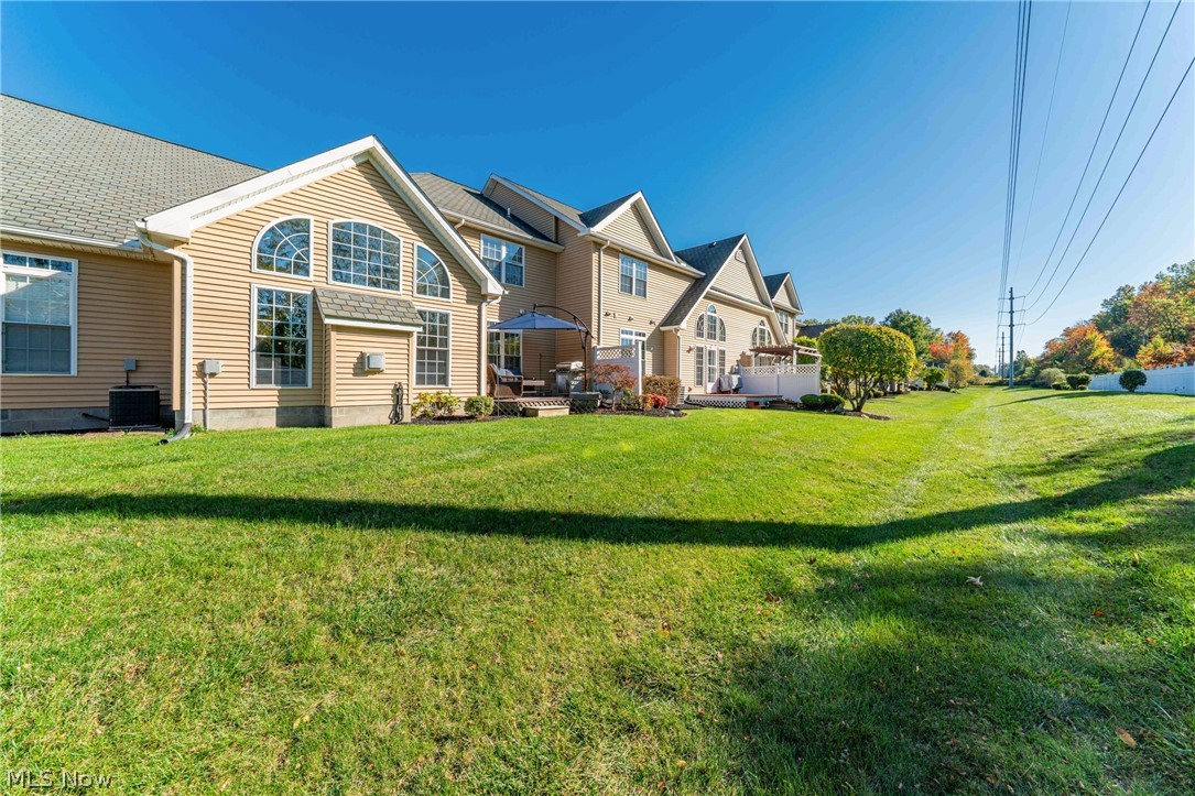 5118 Shepherds Glen Willoughby OH 44094