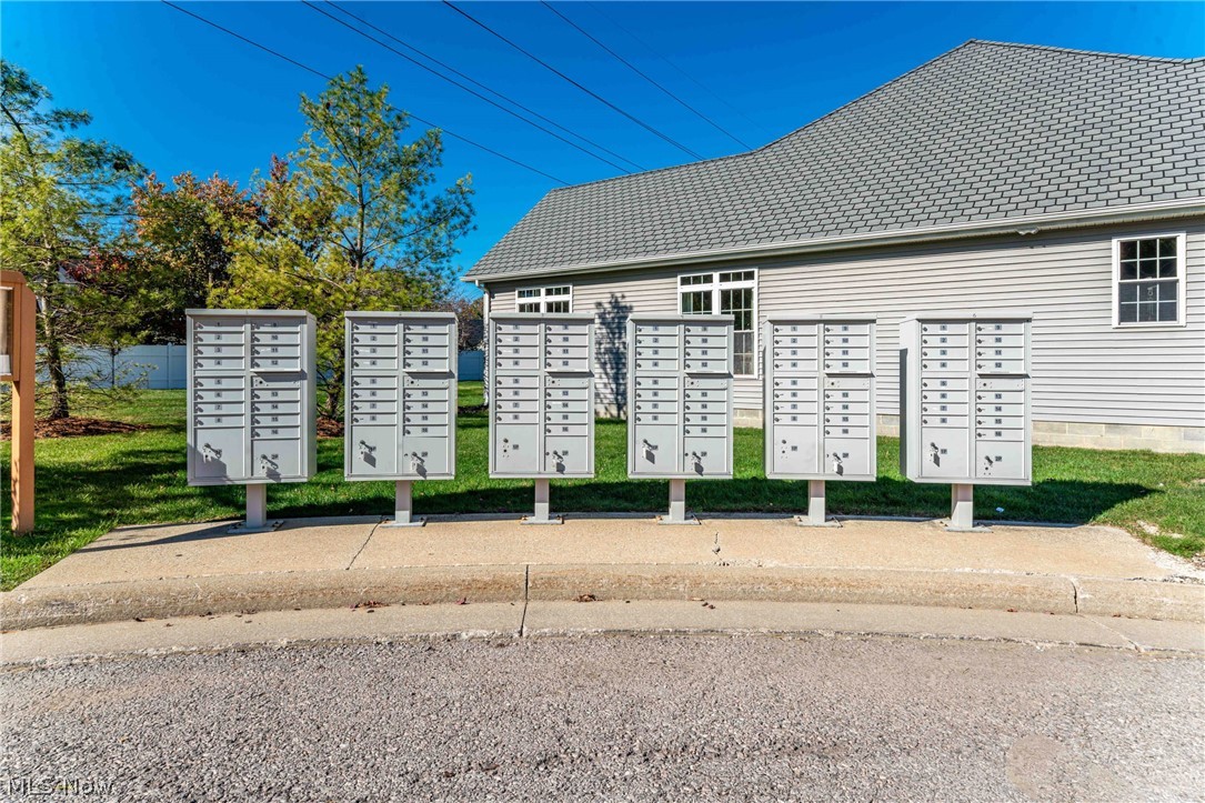 5118 Shepherds Glen Willoughby OH 44094