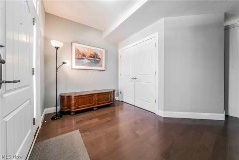 5118 Shepherds Glen Willoughby OH 44094