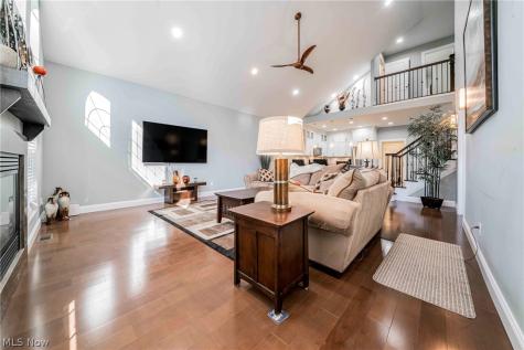 5118 Shepherds Glen Willoughby OH 44094