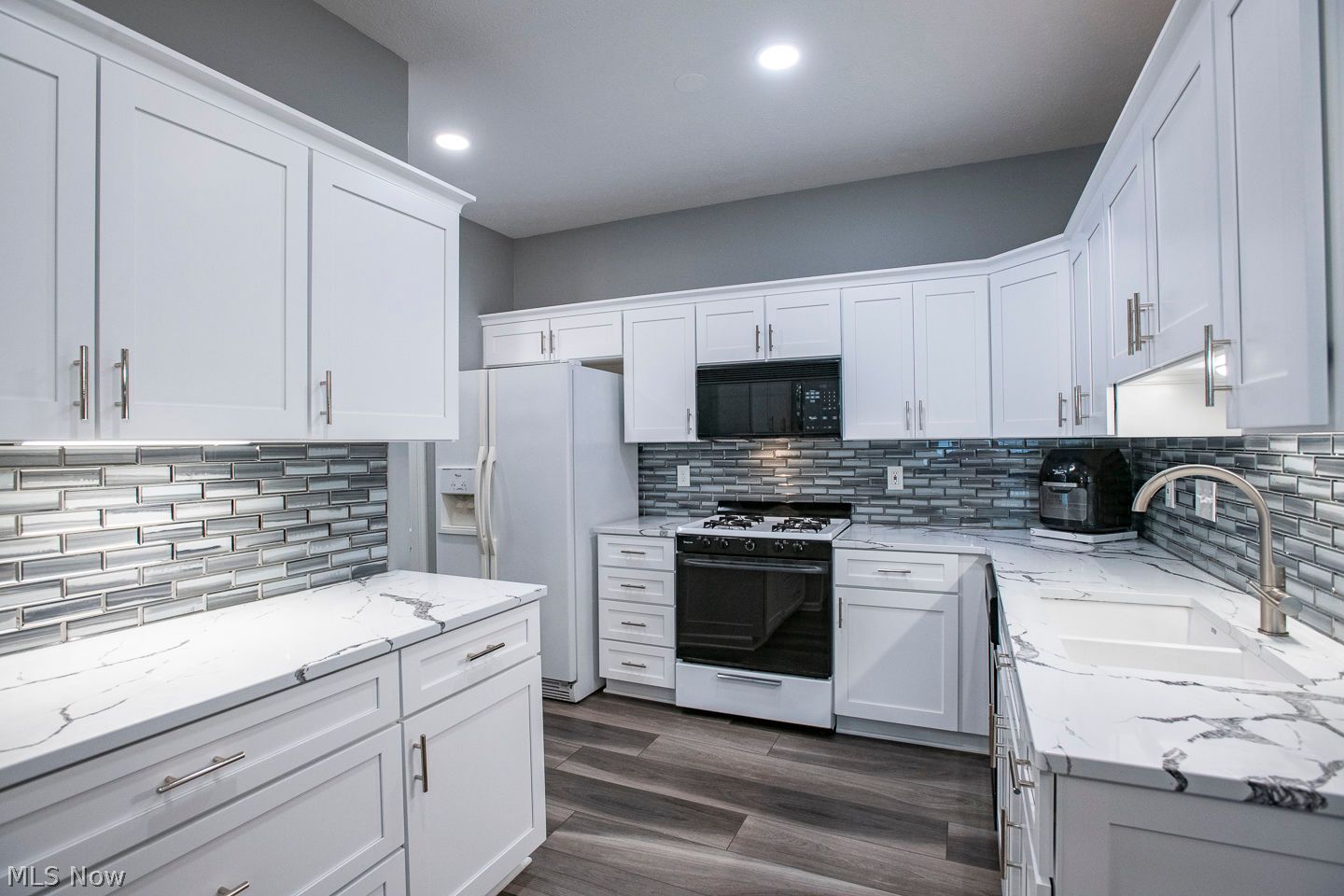 9784 Sugarbush Circle Olmsted Falls OH 44138