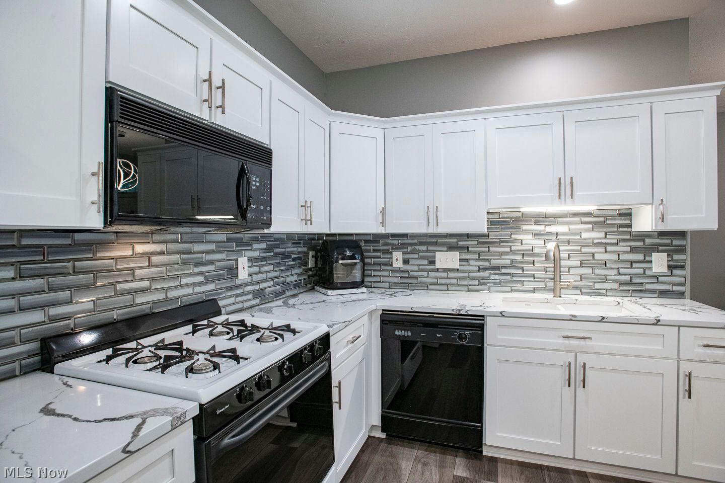 9784 Sugarbush Circle Olmsted Falls OH 44138