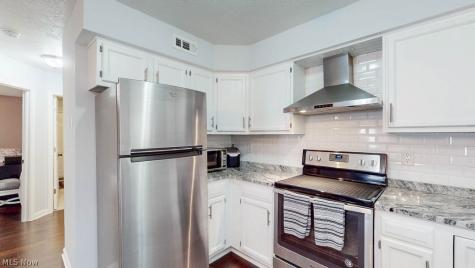 566 Hilltop Terrace Tallmadge OH 44278
