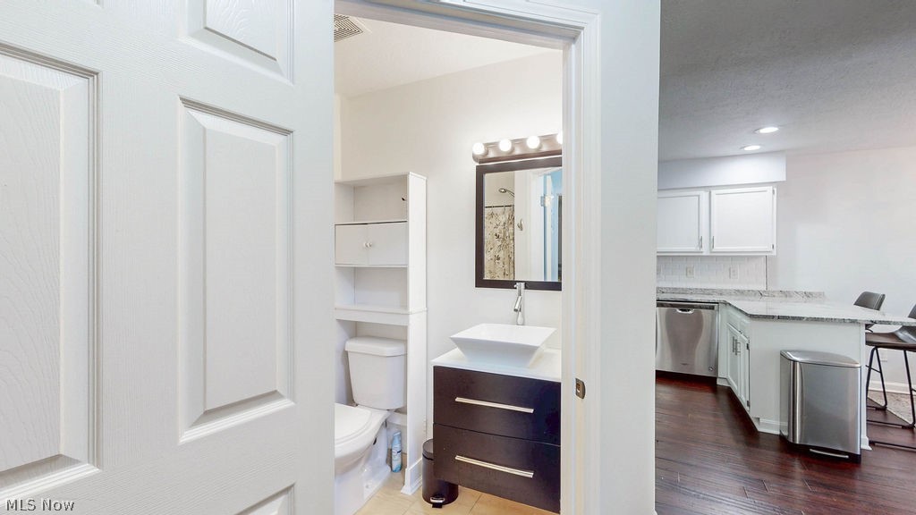 566 Hilltop Terrace Tallmadge OH 44278