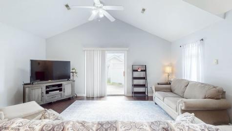 566 Hilltop Terrace Tallmadge OH 44278