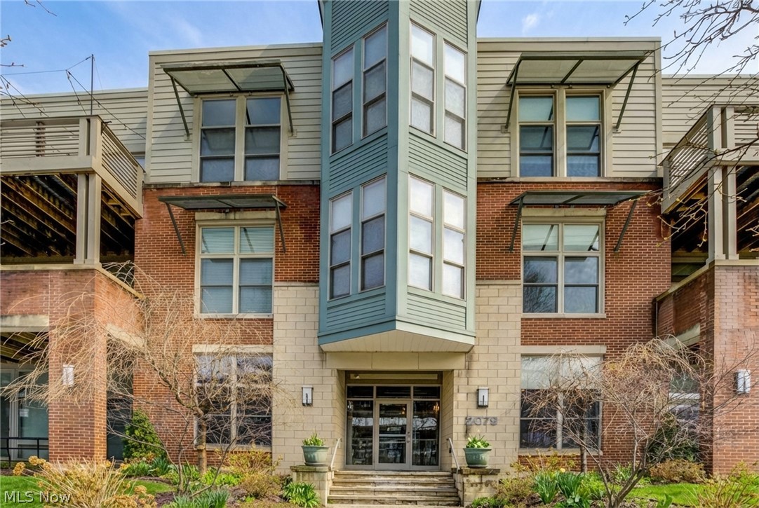 Cleveland OH, 2079 Random Road, Unit 104