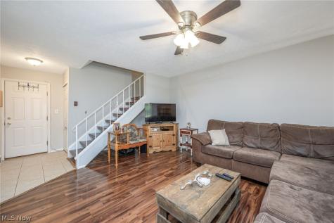 4901 Independence Unit C Circle Stow OH 44224