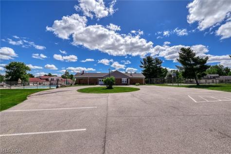 4901 Independence Unit C Circle Stow OH 44224