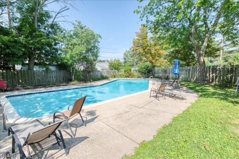 2602 S Green Road University Heights OH 44122