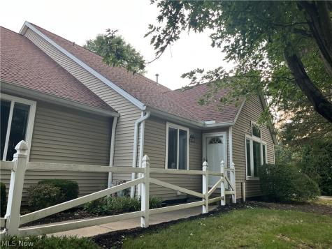 4228 Castle Ridge Akron OH 44321